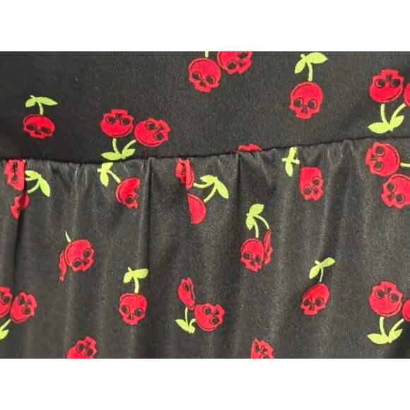 Social Collision Skull Cherry Active Skort Large Mini Skirt Hot Topics Punk - Picture 6 of 7